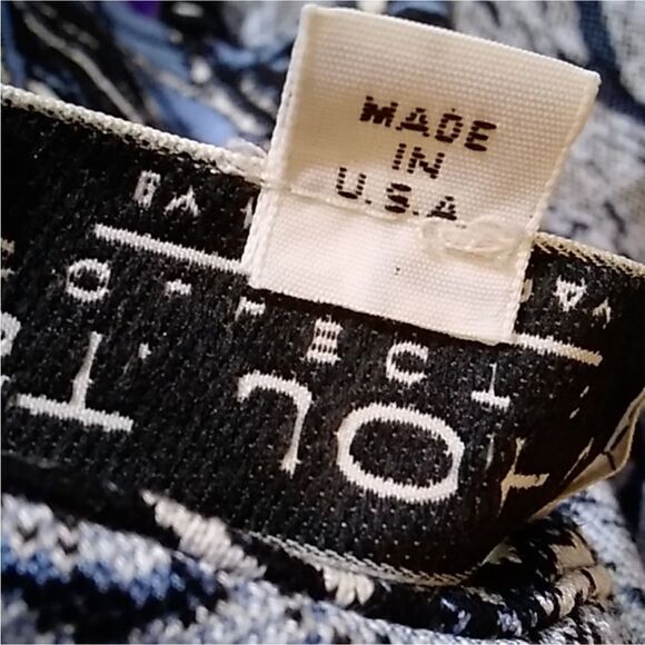 VTG, ST.JOHN Stylish Blue and Black Patterned Women's Blazer and Blouse Size 2 - Picture 9 of 11